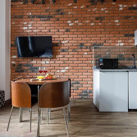 Close-central - Main Rail Station - Kosciuszki 28 * Wroclaw