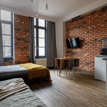 Apartment Close *